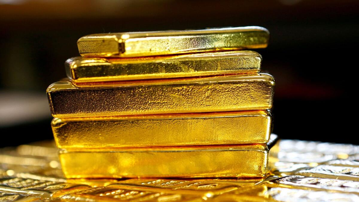 On Wednesday, gold prices in the UAE opened lower, extending a downward trend in precious metal prices.