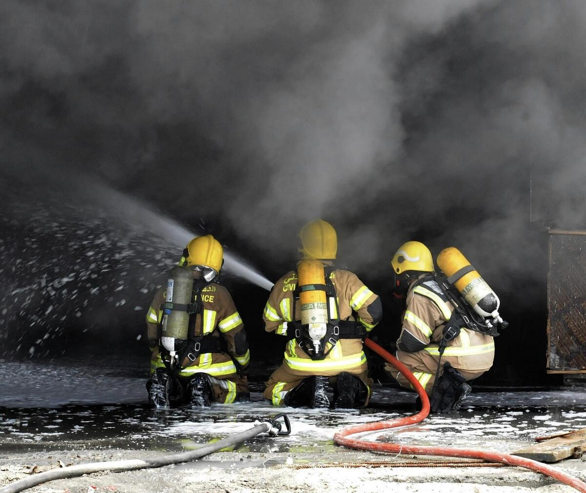 On Tuesday morning, the Abu Dhabi Civil Defence Authority and Abu Dhabi Police effectively extinguished a fire in a structure.