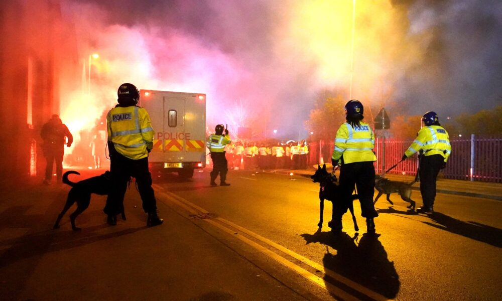 Forty-six people have been arrested after violence broke out before an Aston Villa match against Legia Warsaw.