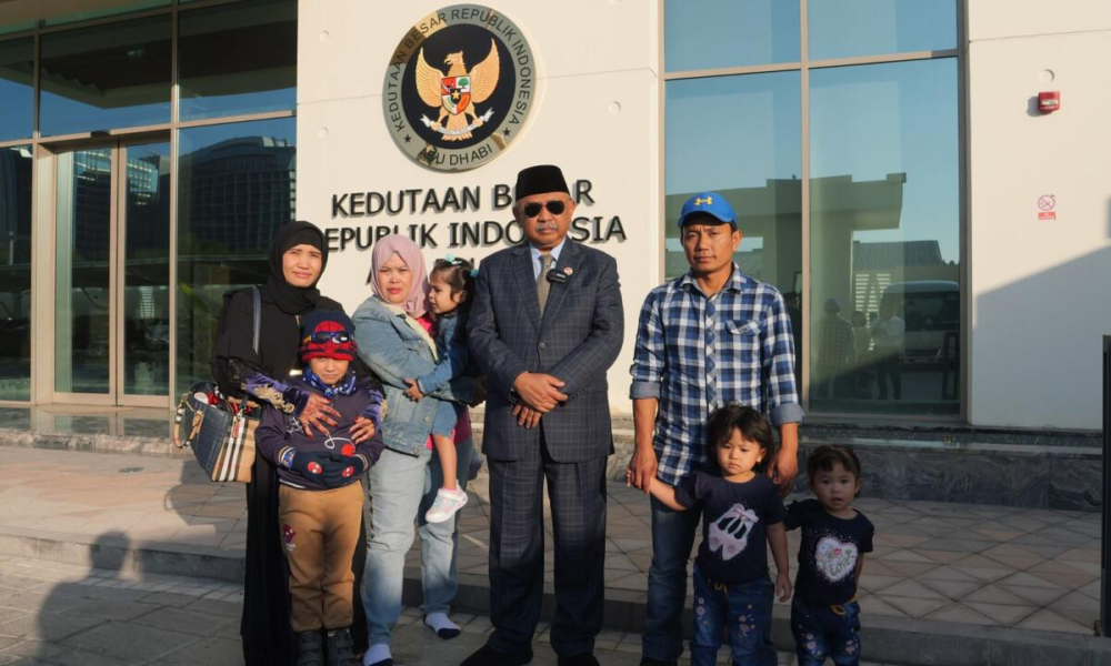 Seven Indonesian expatriates were successfully repatriated by the Indonesian Embassy in Abu Dhabi.
